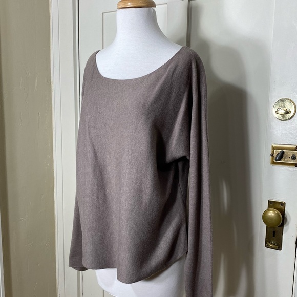 Vince Sweaters - Vince Tan cashmere blend scoop neck sweater
